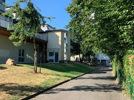 SANKT AUGUSTIN, große helle 3 Zimmer-Maisonette-ETW, ca. 125 m² WNfl., große Dachterrasse + Balkon