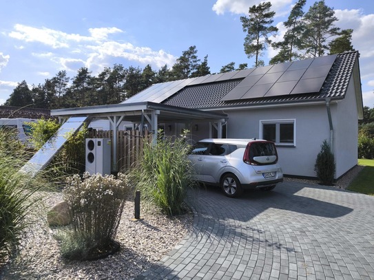 Neuwertiger Niedrigenergie-Bungalow auf einem wunderschönen Grundstück im Wendland