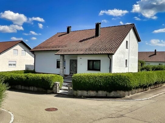 Zweifamilienhaus mit Potenzial in idyllischer Lage