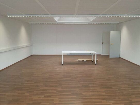 **PROVISIONSFREI** ca. 120 m² Bürofläche(teilbar-erweiterbar)+RENOVIERT+ am Flughafen zu vermieten