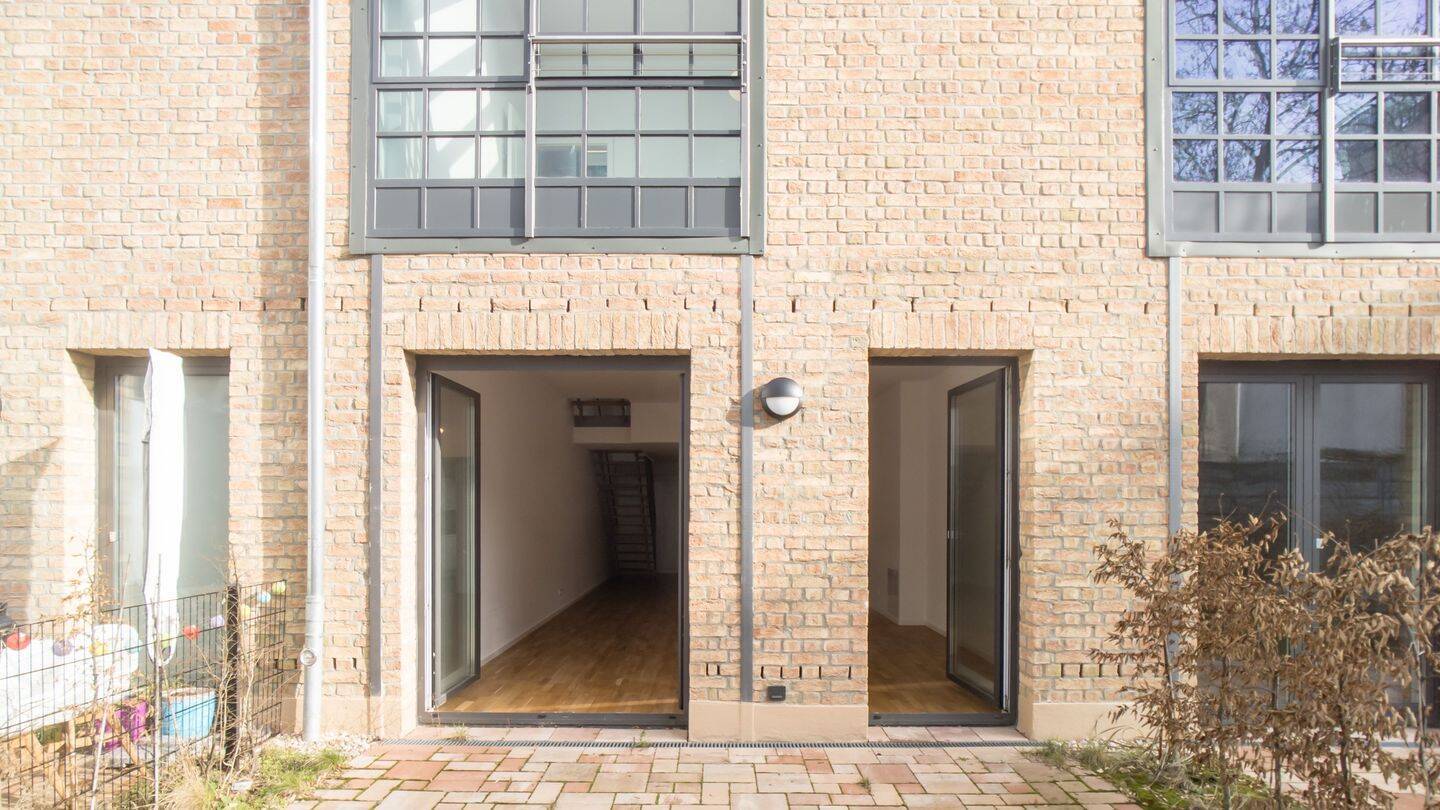 HOMESK - Exklusives Townhouse mit Garten im sanierten Denkmal der Glockengießerei-Neukölln - Foto 1