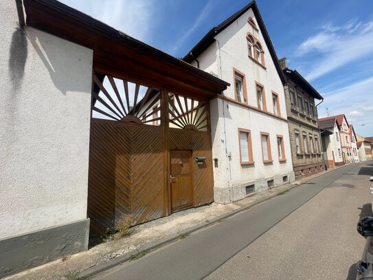 saniertes Einfamilienhaus mit Nebengebäuden in Gimbsheim