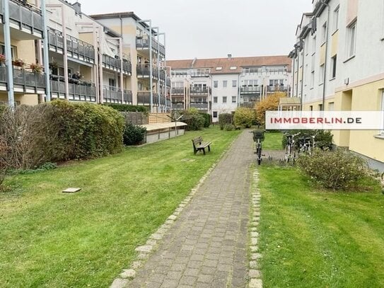 IMMOBERLIN.DE - Adrette Wohnung mit Südbalkon & Pkw-Stellplatz in behaglicher Lage