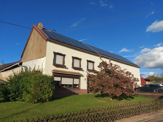 Viel Platz für Ihre Träume - Charmantes Bauernhaus in Schmelz OT