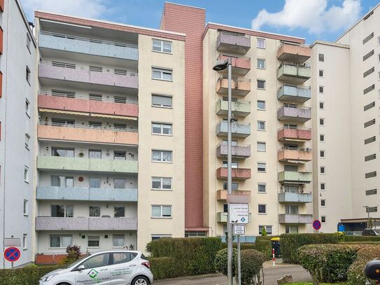 Großzügige 4,5-Zimmerwohnung im 5. OG mit verglastem Balkon und Stellplatz in Saarbrücken-Dudweiler