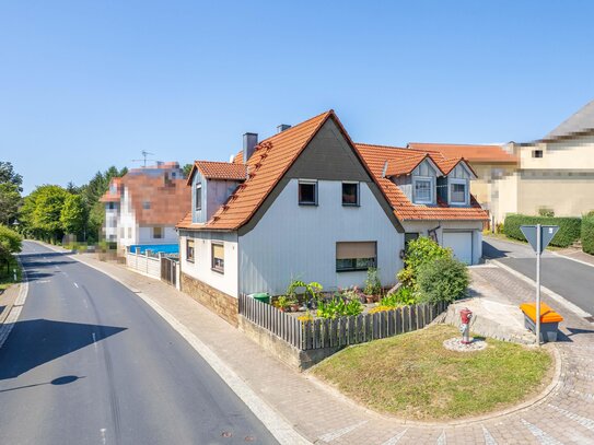 Sommerbonus: Pool mit Sonnenterrasse im Innenhof