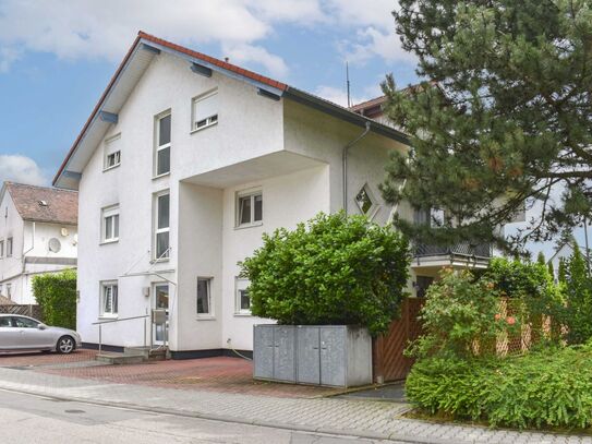 Sofort wohlfühlen: Schöne 3-Zi.-ETW mit offener Wohnküche, Balkon, Stellplatz und Keller