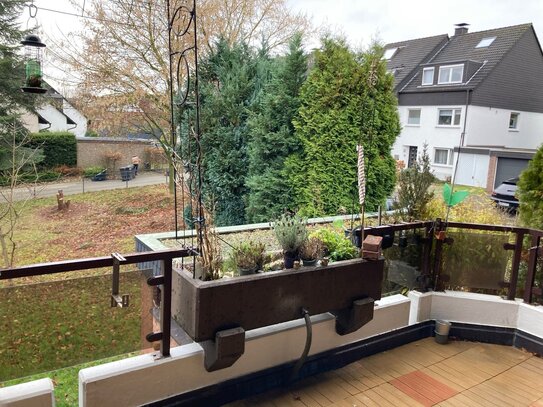 Schöne 2-Zimmer-Wohnung mit Balkon und Kamin