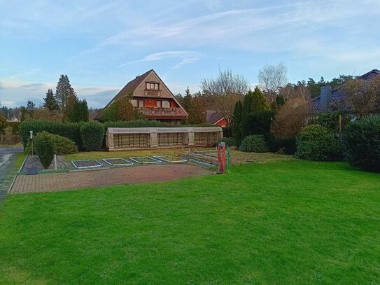 Gepflegtes 6-Zimmer-Zweifamilienhaus mit schönem Garten, Kamin, Doppel-Garage!