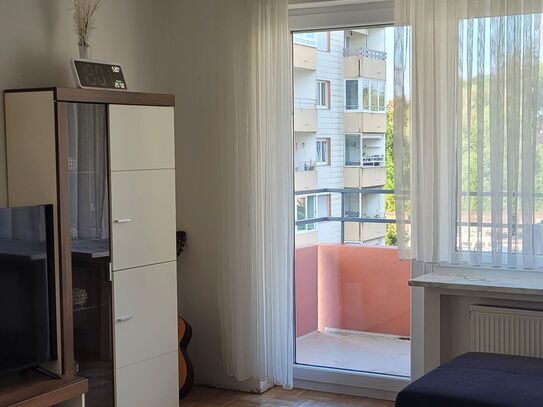 Gepflegte, ruhig gelegene 2-Zimmer-Wohnung mit Balkon und Aufzug - für Kapitalanleger oder zum Selbstbezug