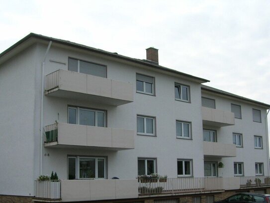 In angenehmer Nachbarschaft: Gut geschnittene und schöne 5 Zimmer-Wohnung mit Balkon, Stettiner Str. 6-8, Pohlheim Ha...