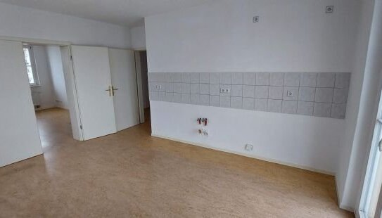 Geräumige helle 2-R-Wohnung am Theater mit Balkon