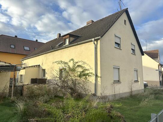 Zweifamilienhaus in Schwandorf - komplette Kernsanierung erforderlich