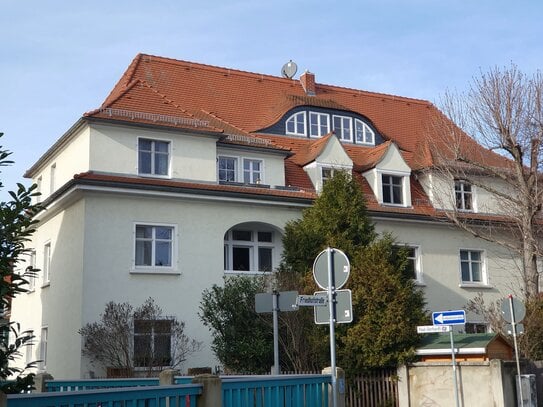 Gelegenheit! ruhige 2-Zi.-DG -Wohnung in Radebeul