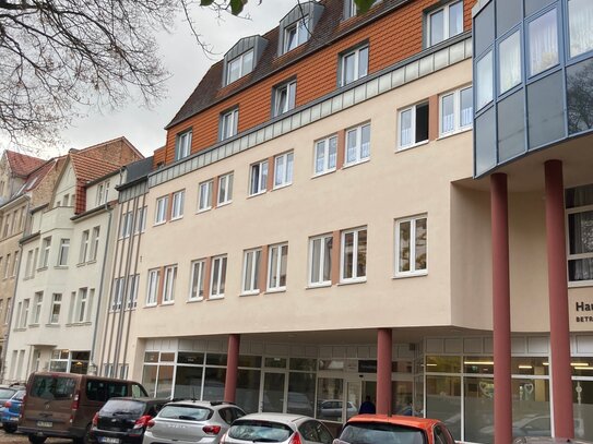 schicke kleine DG Wohnung in ehemligen Hotel Mirage / Bestlage