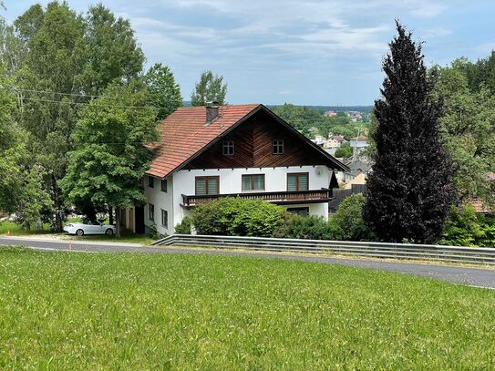 Großzügiges Bauernhaus im Mischgebiet mit viel Grund & Boden für vielseitigste Verwendungszwecke