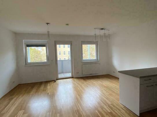 PROVISIONSFREI: Moderne 3-Zimmer-Wohnung mit zwei Balkonen in AVL-Nähe