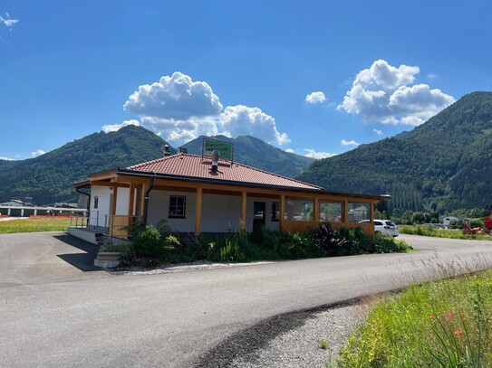 KLEINE GASTRO mit TRAUNSTEINBLICK und guter Infrastruktur für die Gäste !