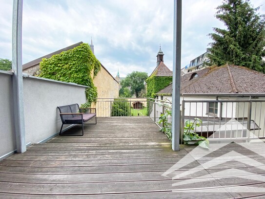 Stilvolle 3 Zimmer-Altbau-Wohnung mit traumhafter Terrasse in bester City-Lage