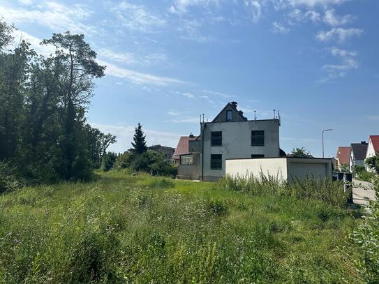 Sonnige Ruhelage: Renoviertes Eckreihenhaus mit zwei Wohneinheiten in Leonding