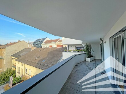 Hochwertig ausgestattete 2 Zimmerwohnung mit Küche & großem Balkon!