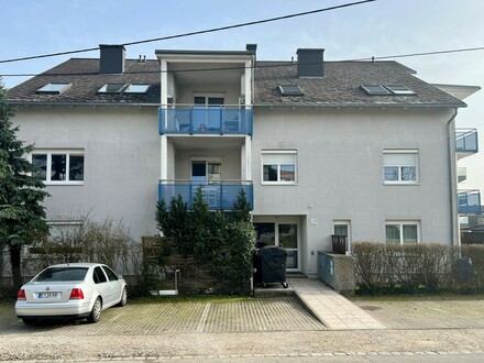 2-Zimmer-Dachgeschoss-Wohnung mit Balkon und Parkplatz zu verkaufen