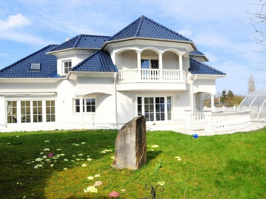 Landvilla - Luxuriöser Wohntraum in top Lage auf 1.079 m² Grund