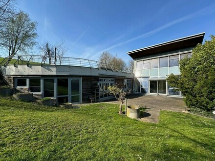 NEUHOFEN / KREMS: Modernes ARCHITEKTEN -WOHNHAUS ca. 221 m2 Wohnfläche + XL-GARAGE, Grundstücksfläche ca. 1.707m2