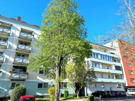 LINZ/STADT: (Breitwiesergutstraße): EIGENTUMSWOHNUNG ca. 85 m2 Wohnfläche (4 Zimmer) + 5,62 m2 LOGGIA