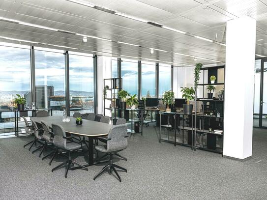 Modernes Büro mit Ausblick