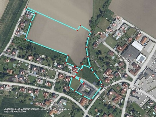 Alter Bauernhof mit ca. 5000 m2 Dorfgebietswidmung und ca. 23.000 m2 Bauerwartungsland plus weitere Liegenschaften