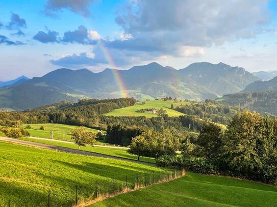 Traumhaftes Grundstück mit traumhaftem Berg-Panorama.