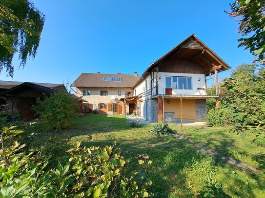 Weiler-Lage! Ein-/Mehrfamilienhaus mit 2 Garagen und Werkstätte - Wolfern / inmitten ebener Grünlandschaft