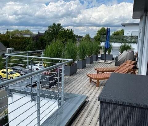 4-Zimmer-Penthouse mit tollem Blick von der resiger Südterrasse, 2. Dachterrasse, Aufzug und TG