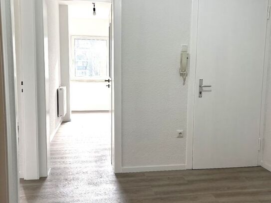 Helle 2-Zimmer Wohnung mit Balkon – Annastraße