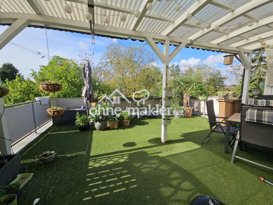 Wohnen mit Blick in die Natur: 4-Zimmer-Maisonettwohnung mit Dachterrasse in Neuhofen