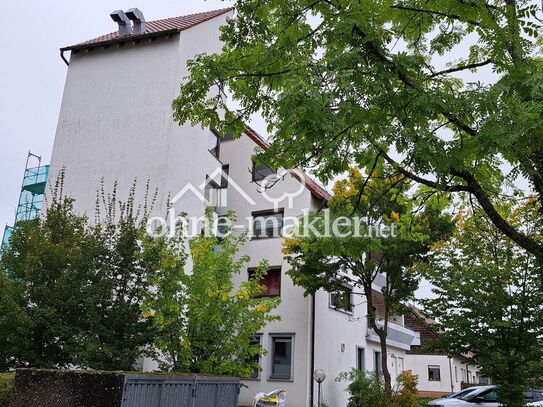 Stilvolle, gepflegte 4-Raum-Maisonette-Wohnung in Geislingen mit Blick auf die Burg Hohenzollern