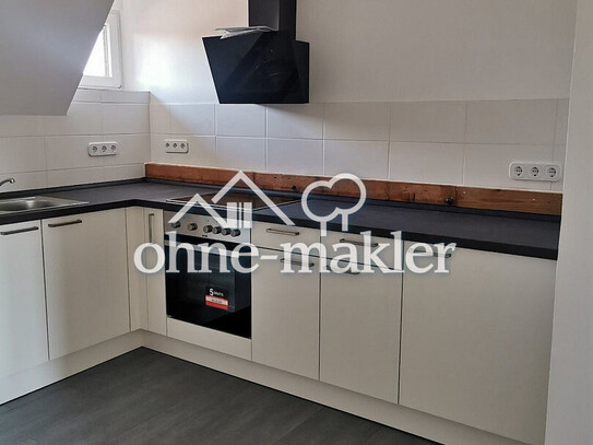 ERSTBEZUG - Wunderschöne komplett sanierte 4 Zimmer Dachgeschoss Wohnung
