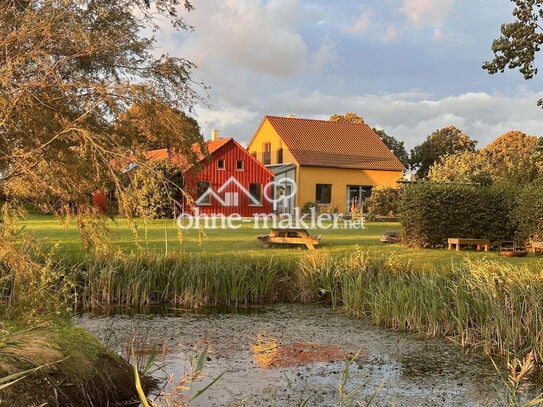 Traumhaftes Architektenhaus mit zwei Schwedenhäusern