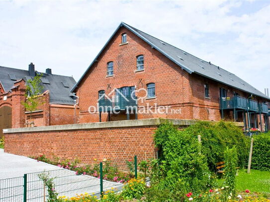 Moderne, helle, rollstuhlgerechte Wohnung mit Balkon und Aufzug