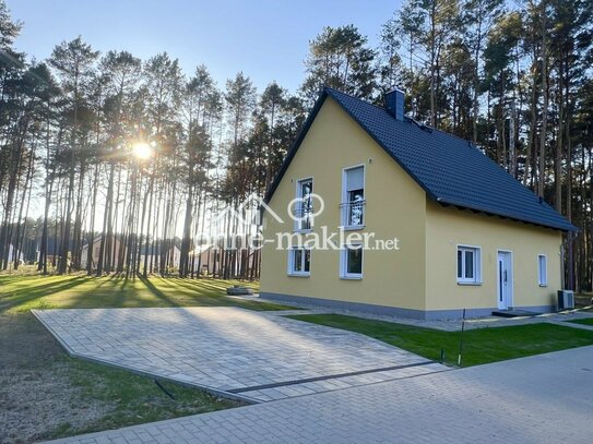 Borkwalde - Wunderschönes neues KFW-55-Traumhaus mit großem Garten