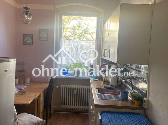 Commission-free old building apartment in Schillerkiez for sale