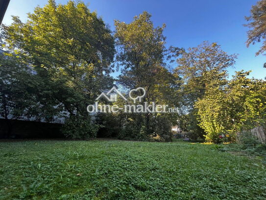 Schöne, zentral gelegene 4-Zimmer-Mansardenwohnung mit ca. 300 m² Gartenanteil