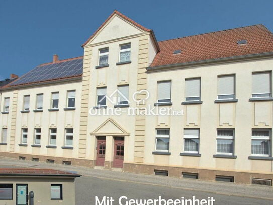 Mehrfamilienhaus und Gewerbeeinheit