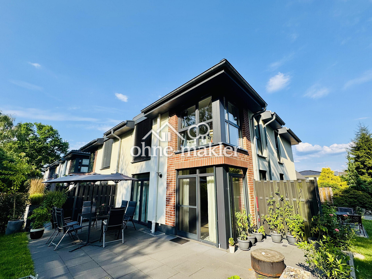 Leben in Hamburgs Walddörfern – Ruhe, Gemeinschaft und Natur. Moderne DHH (BJ 2021, KfW 55)