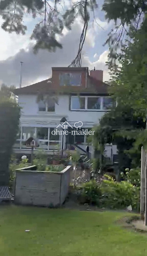 Großzügig wohnen mit Garten : 4-Zimmer-Wohnung in Berlin-Mahlsdorf - Foto 1