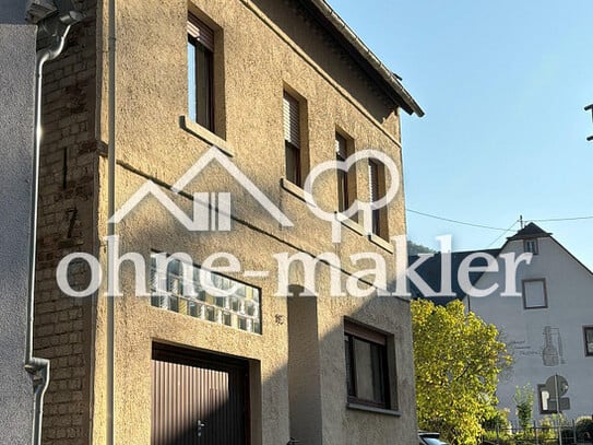 Facettenreiches Haus mit Hof und Nebengebäude in Bacharach-Steeg