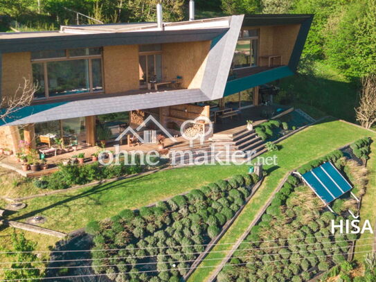 Hälfte eines Zweifamilienhauses in Slowenien in top Lage mit fantastischer Aussicht zu verkaufen