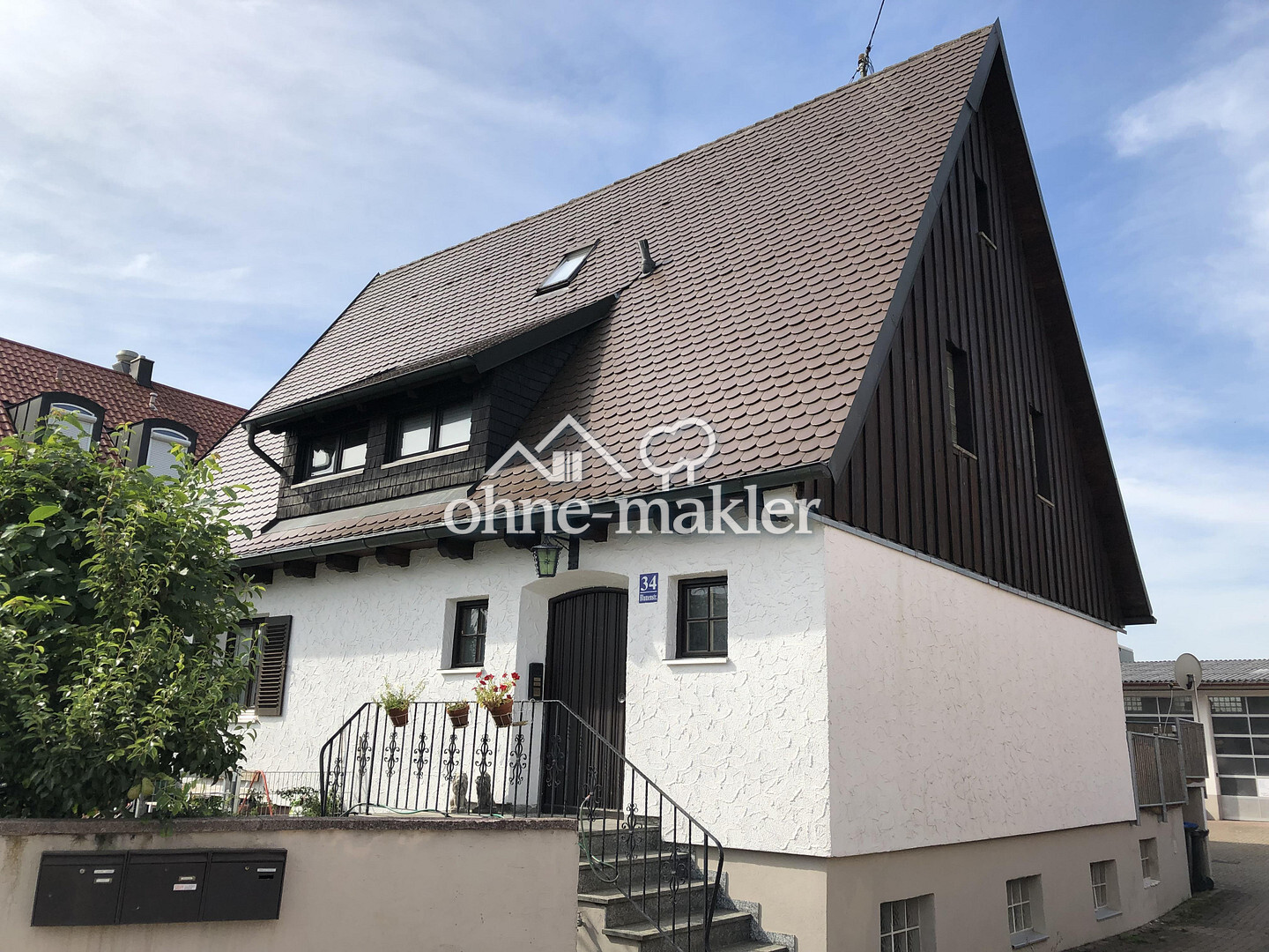                                                               Helle, ruhige und ger&auml;umige Altbauwohnung in bester Lage (140 qm)                                                       in Karlsfeld (Dachau)