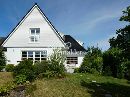 Schönes kernsaniertes Haus in ruhiger Lage in Ahrensburg/Ammersbek mit separatem Baugrundstück